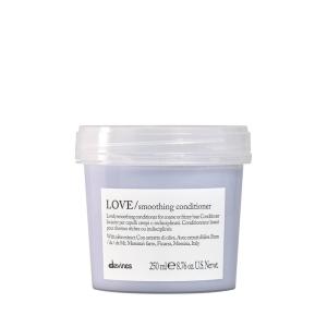 Davines LOVE/Smoothing Conditioner, Rich Anti-Frizz Formula for Frizzy, Coarse or Unruly Hair – Hydrates & Straightens for a Sleek, Shiny Look(Original)